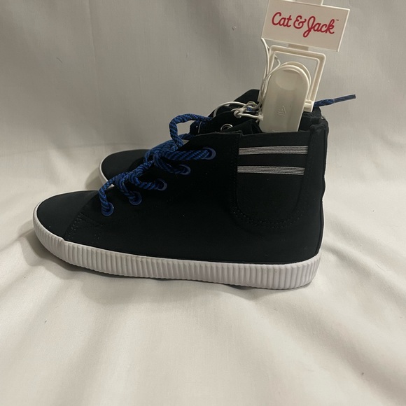 Cat & Jack shoe’s - Picture 3 of 6